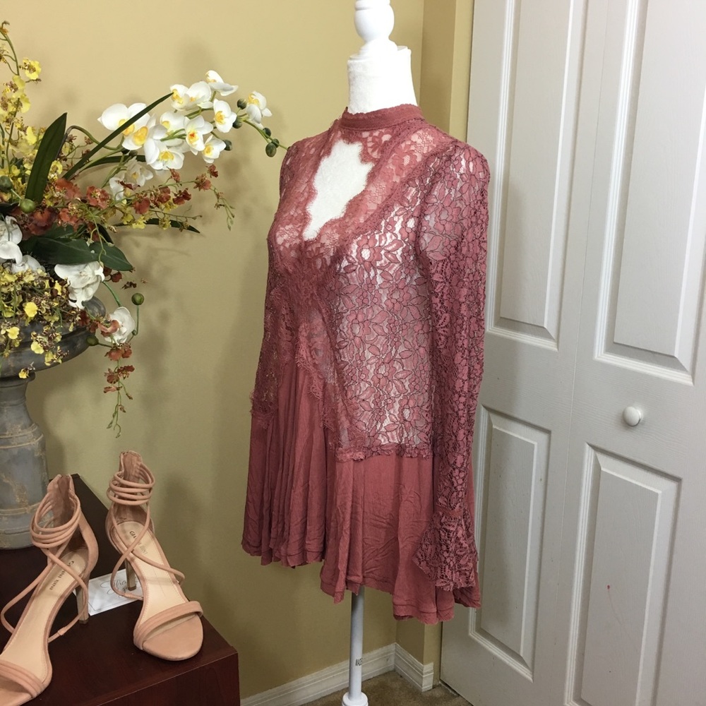 Free People Secret Origins Lace Tunic Dusty Mauve, Long Bell Sleeve NWT - Picture 4 of 8